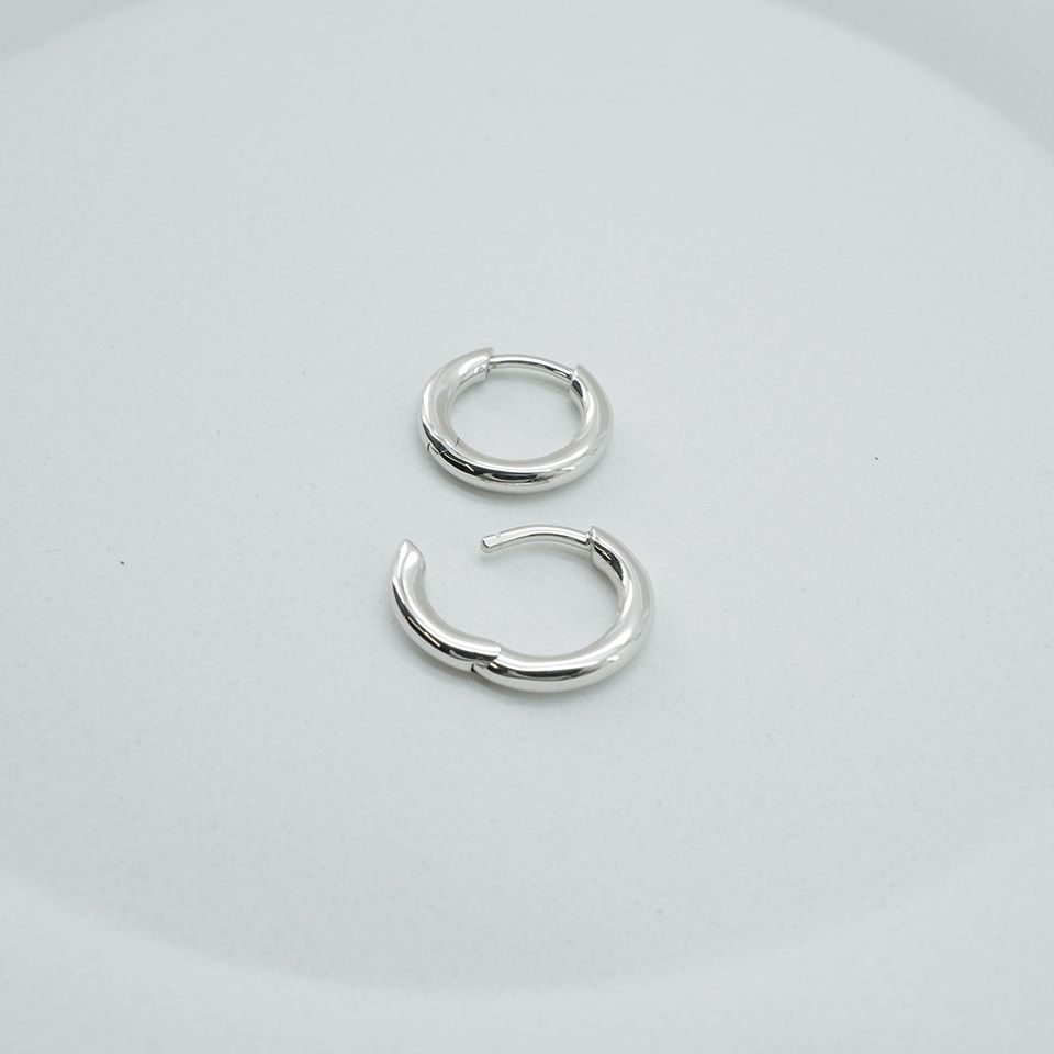 TOMWOOD - Classic Hoops Small ピアス | River TOMWOOD - Classic Hoops Small ピアス | River