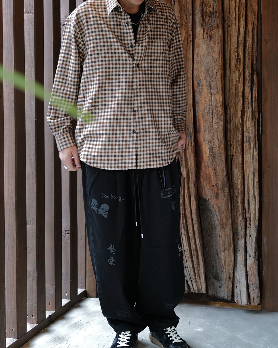 【MASTERMIND WORLD】 DOODLE PRINT WIDE EASY PANTS  BLACK
