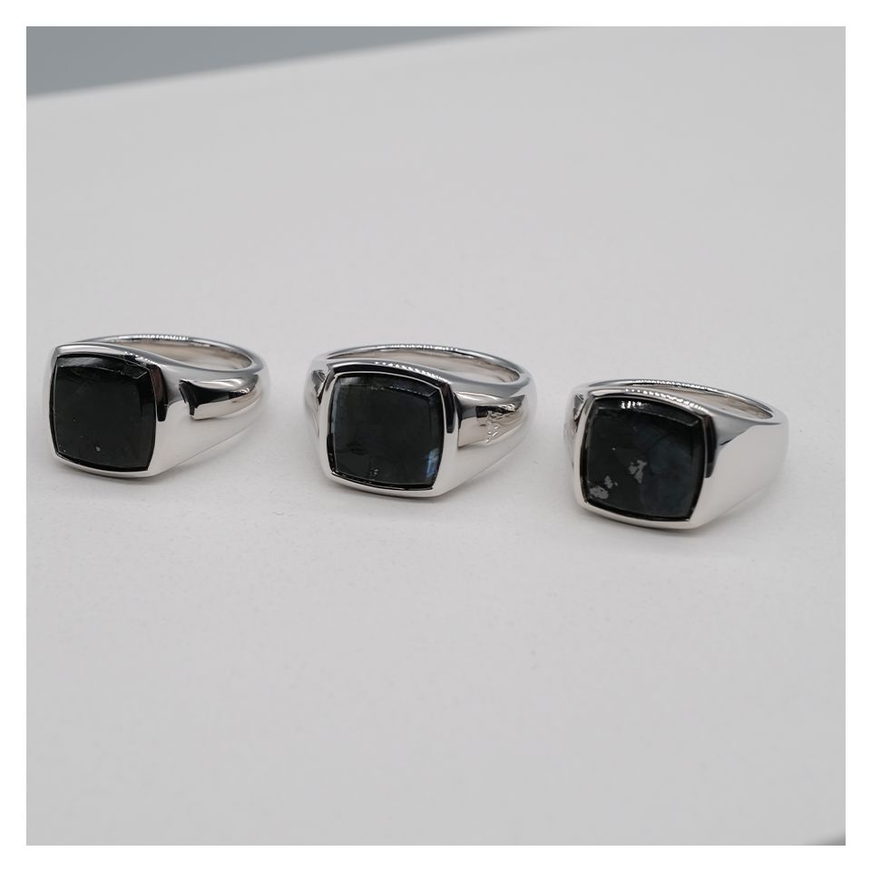 【関税込/匿名配送】TOM WOOD Kay リング Black Larvikite Kay Ring Black Larvikite - Tom Wood Project Official Online