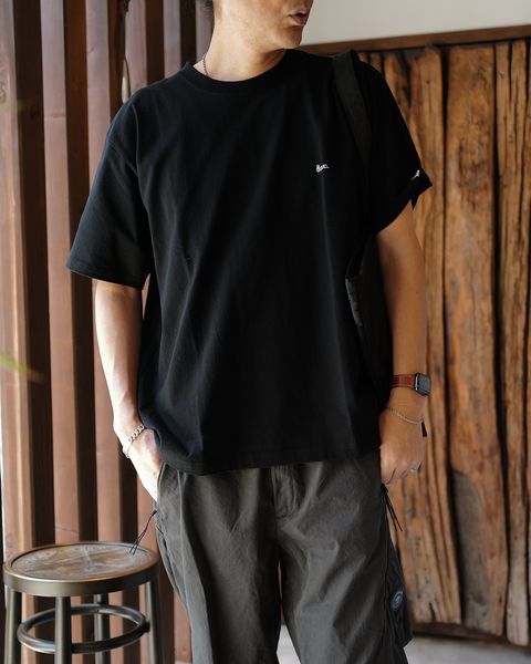 C.P. COMPANY ： MICRO-REPS LOOSE SEAMLESS PANTS -RAVEN-