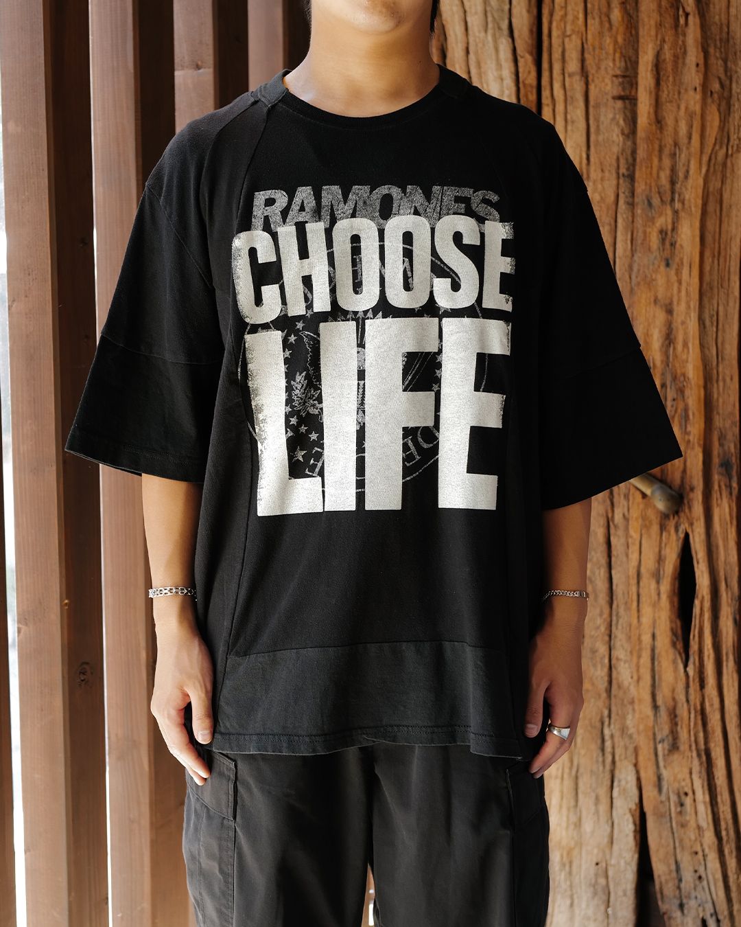KATHARINE HAMNETT x changes  TEE  Black