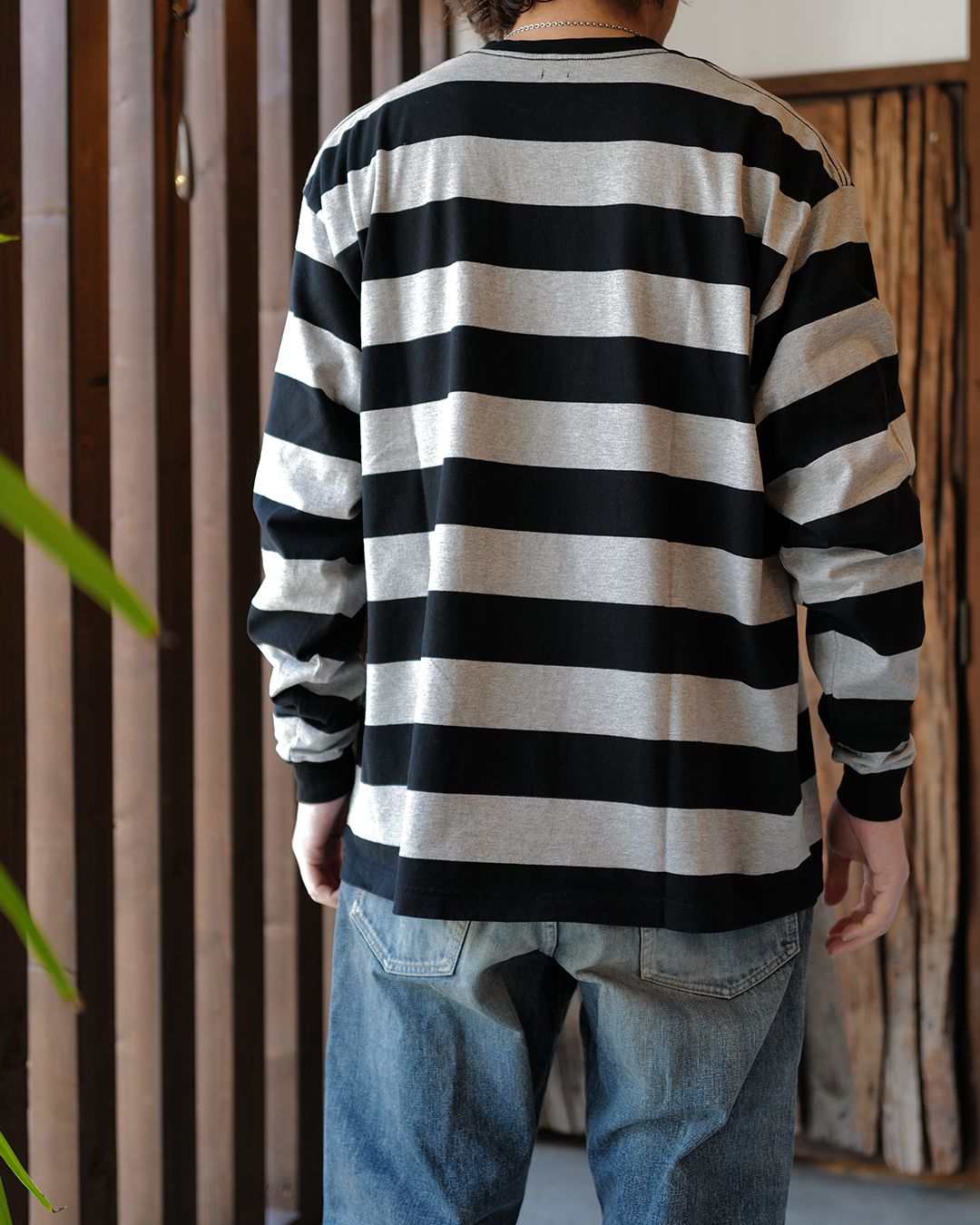 BORDER LONG SLEEVE T-SHIRT  BLACK x GRAY
