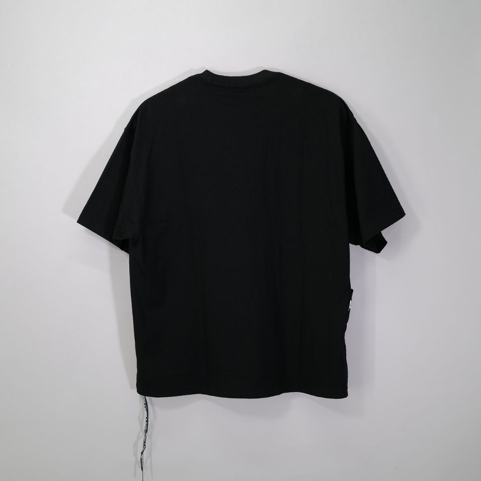 【MASTERMIND WORLD】 MULTI POCKET SS TEE  BLACK