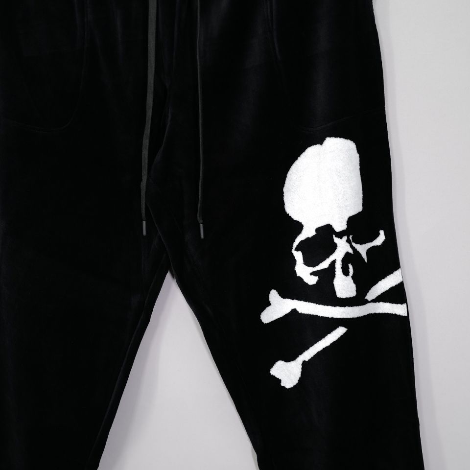 【MASTERMIND WORLD】 VELOUR PANTS  BLACK