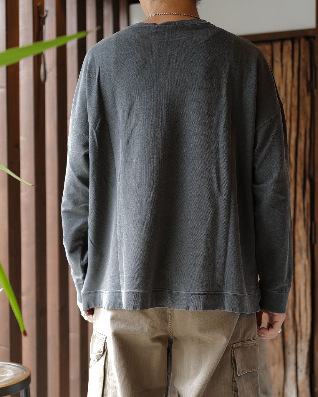 SLACK SWEATSHIRT  Washed Black Rogue Loopback