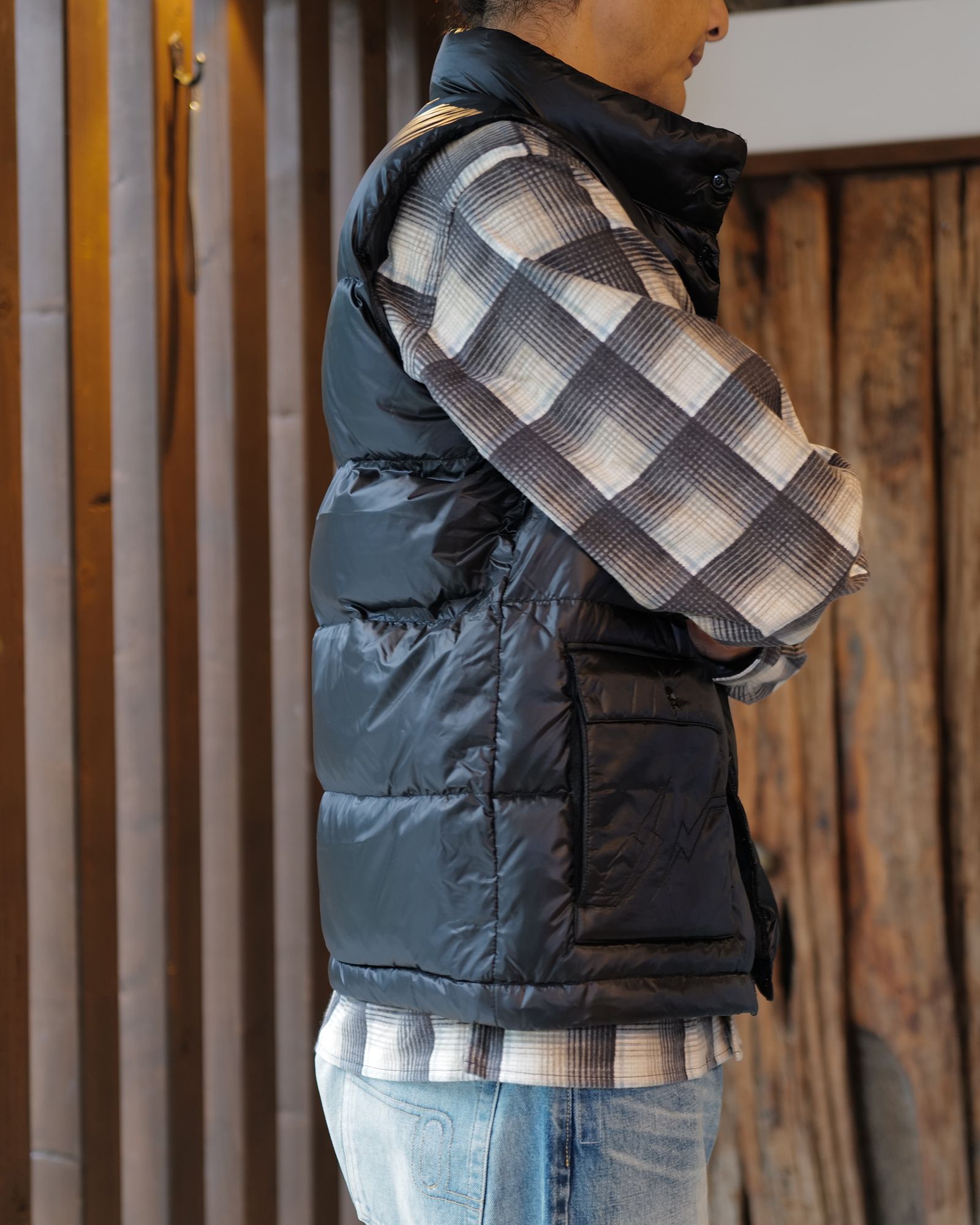 DOWN VEST  Black