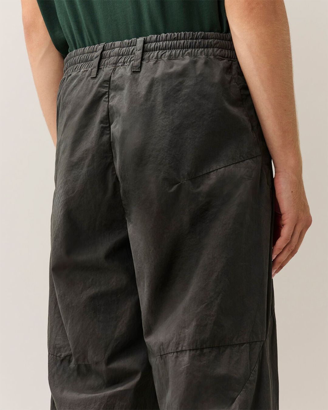 MICRO-REPS LOOSE SEAMLESS PANTS -RAVEN-