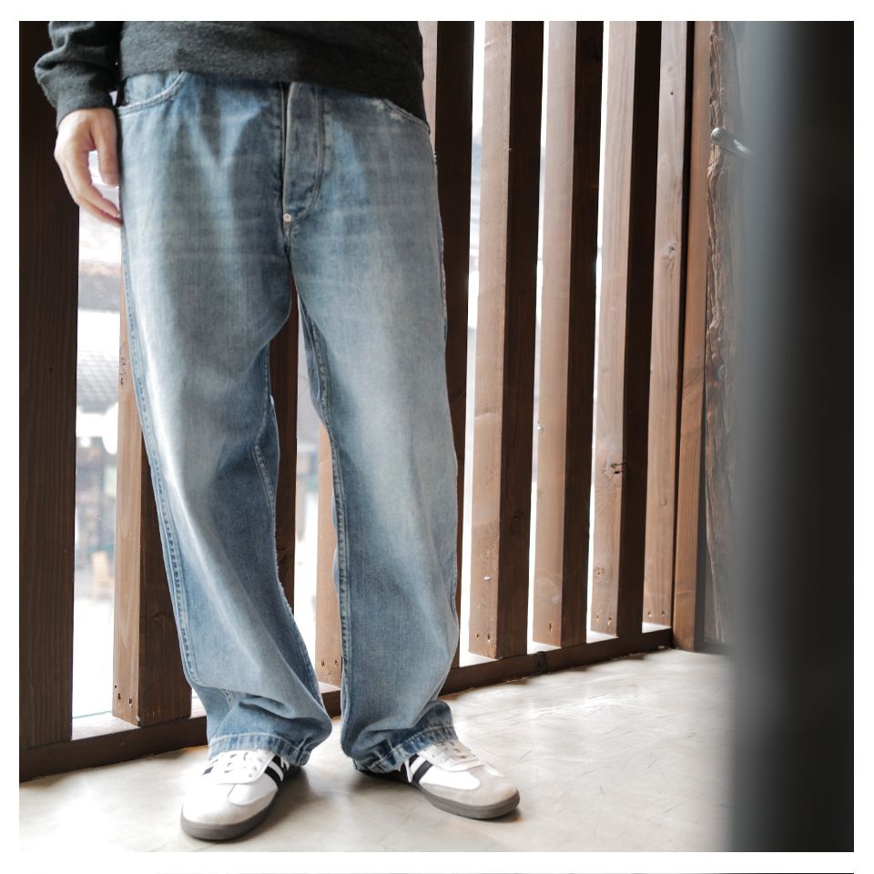 ラスト1点★★Maison Margiela ハイライズデニム 送料・関税無料 MAISON MARGIELA】 関税込☆ハイライズ ダメージジーンズ