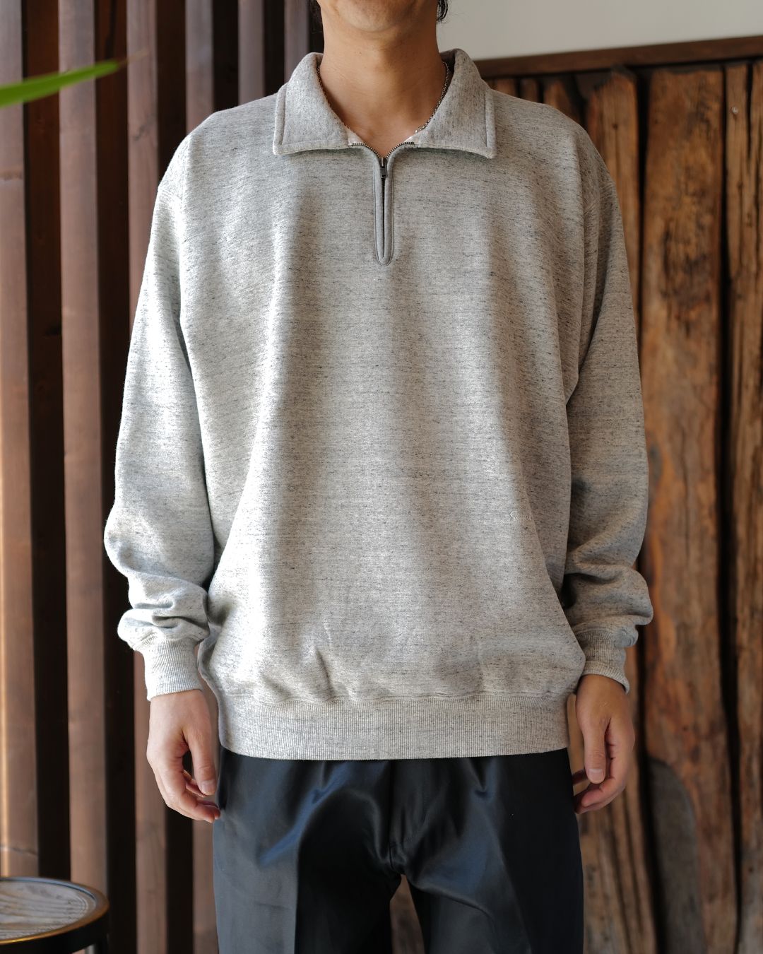 SQ-26AW-CS-01  HALF ZIP SWEAT  GRAY