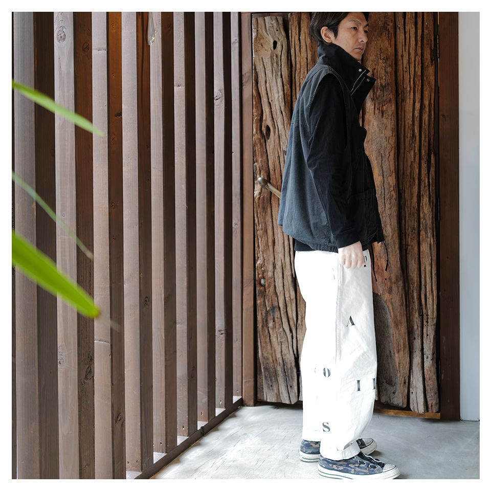 ASYMMETRY POCKET NO SLEAVED JACKET  Black