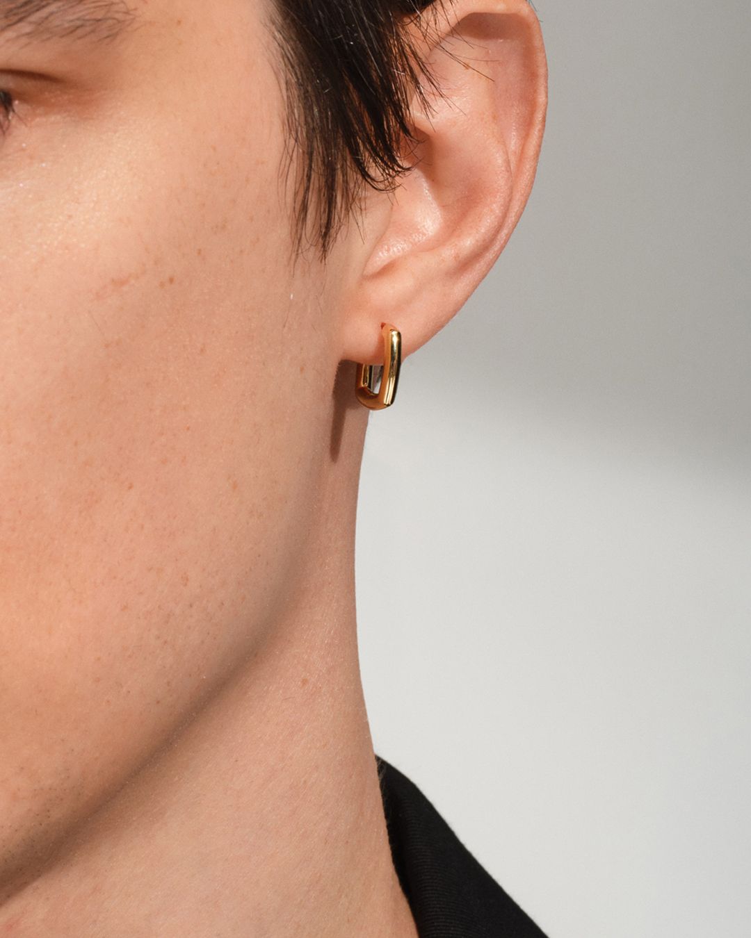 Frame Hoops Small Gold ピアス