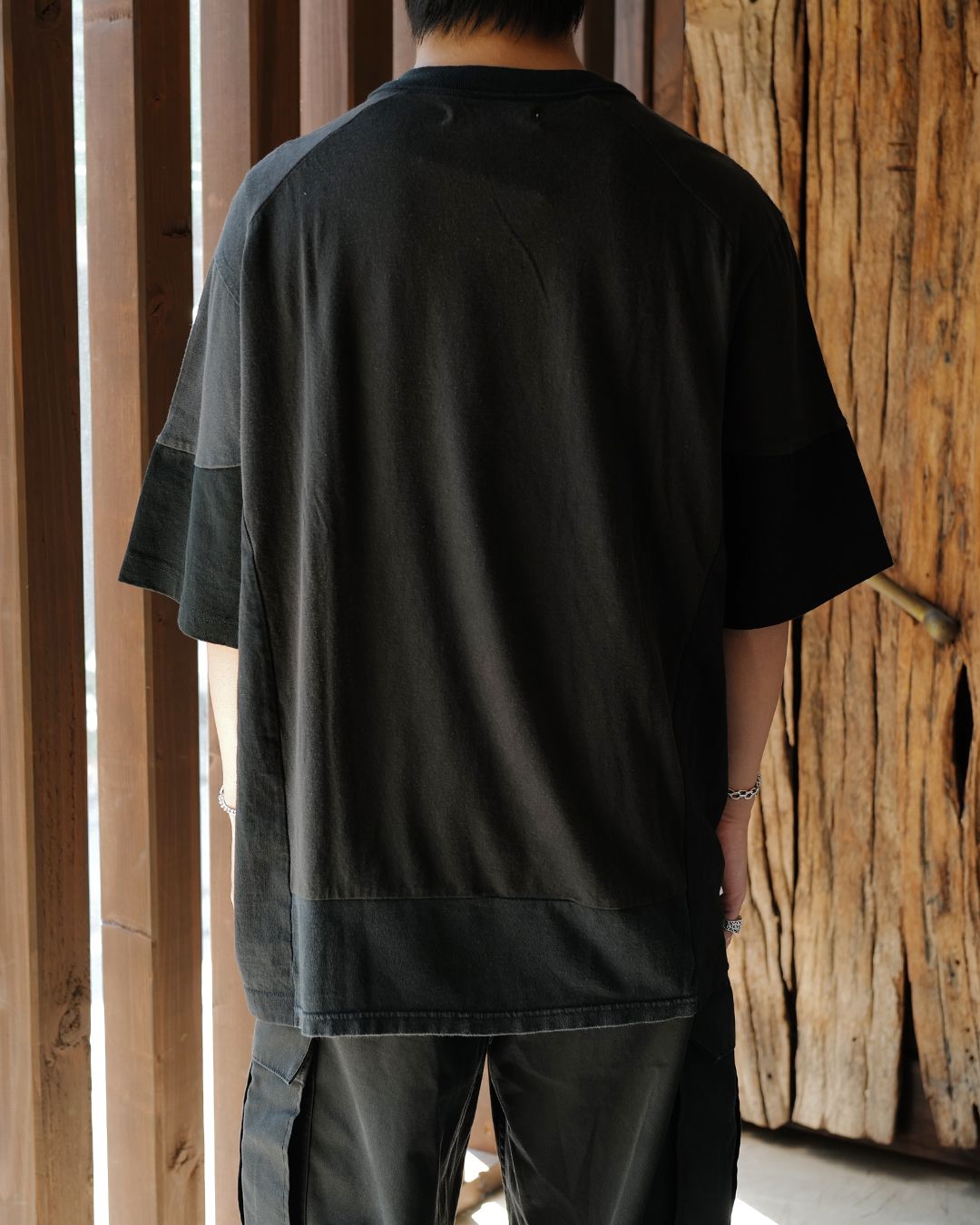 KATHARINE HAMNETT x changes  TEE  Black
