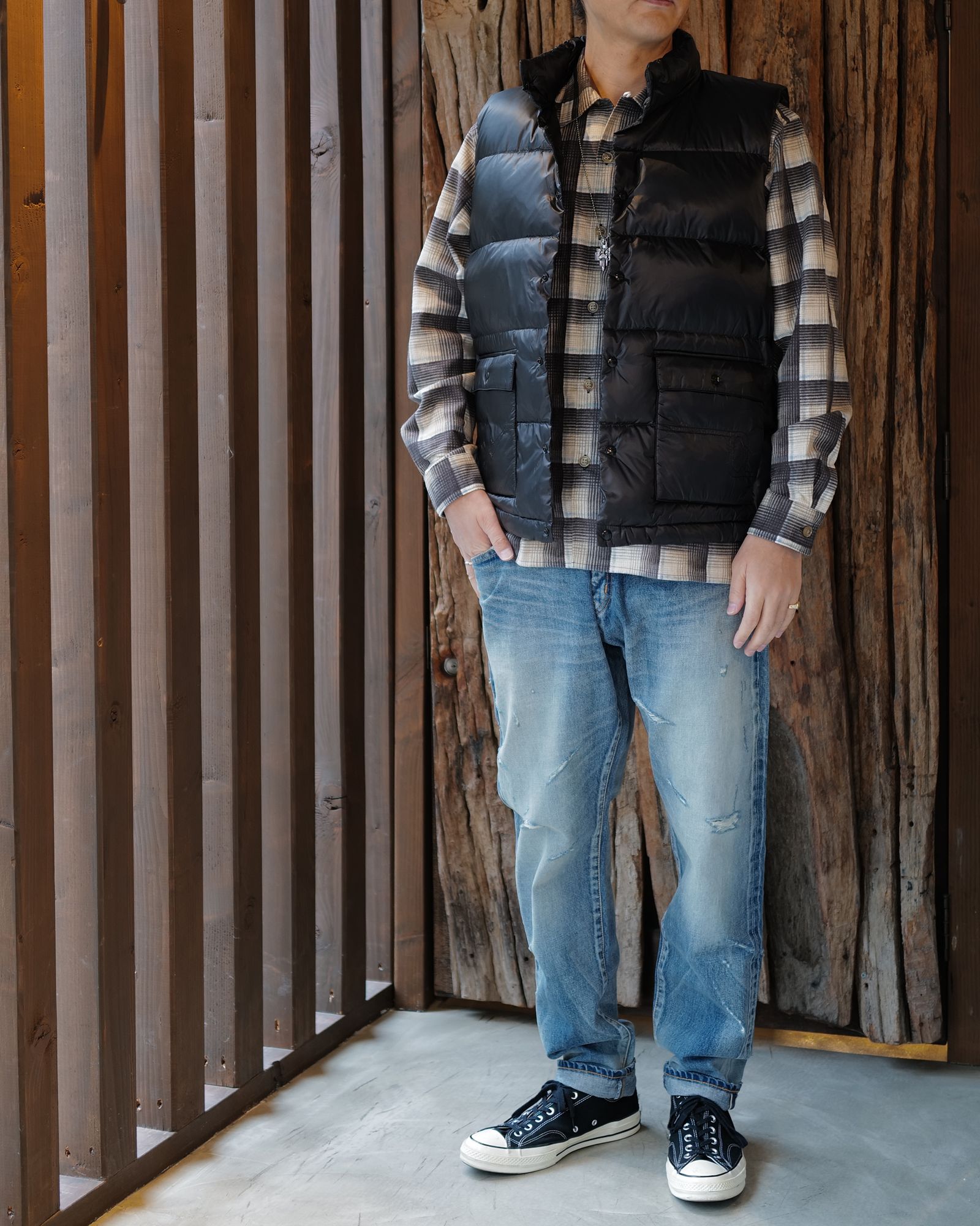 DOWN VEST  Black