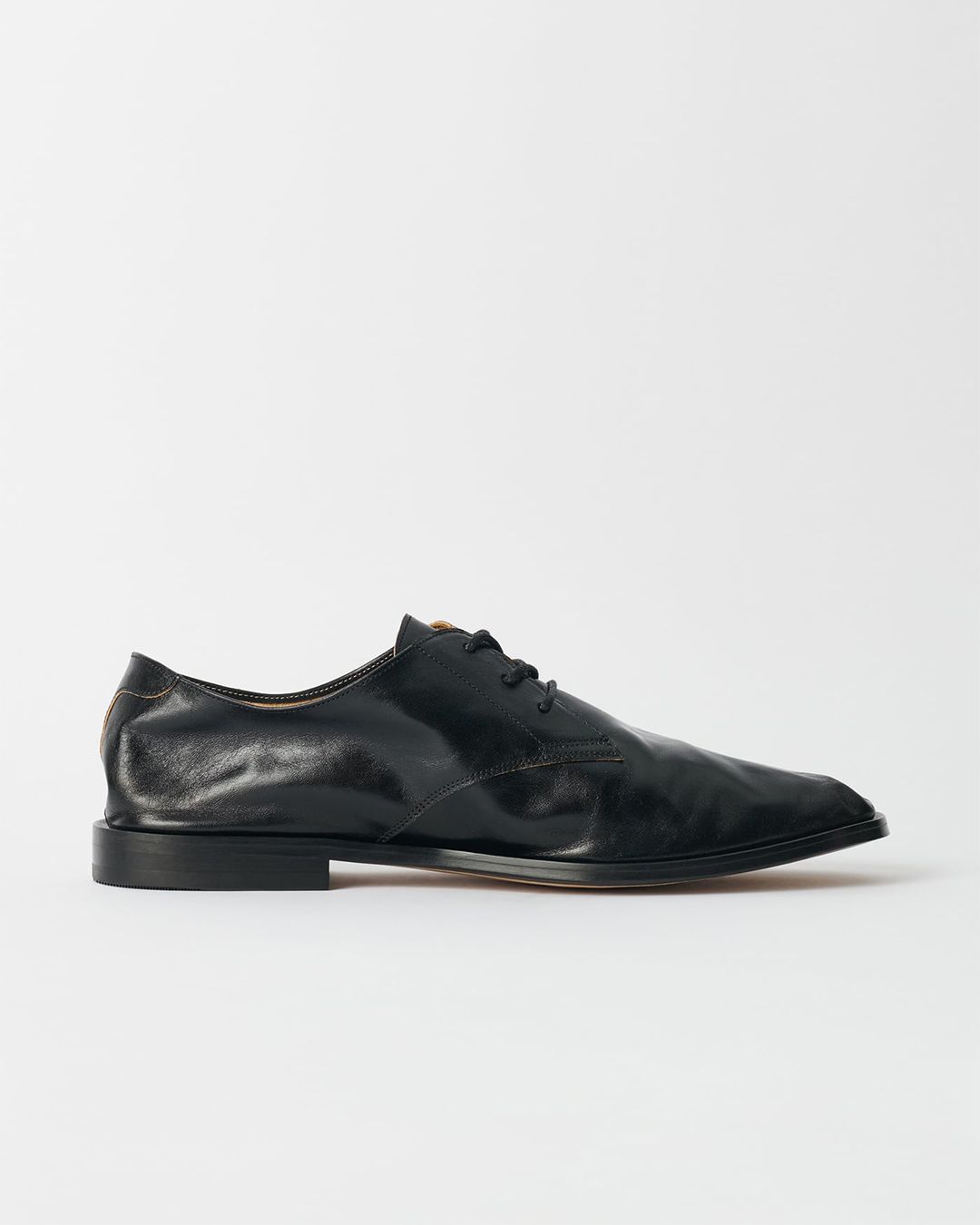 COLLAPSING CONSULTANT  True Dye Black Leather