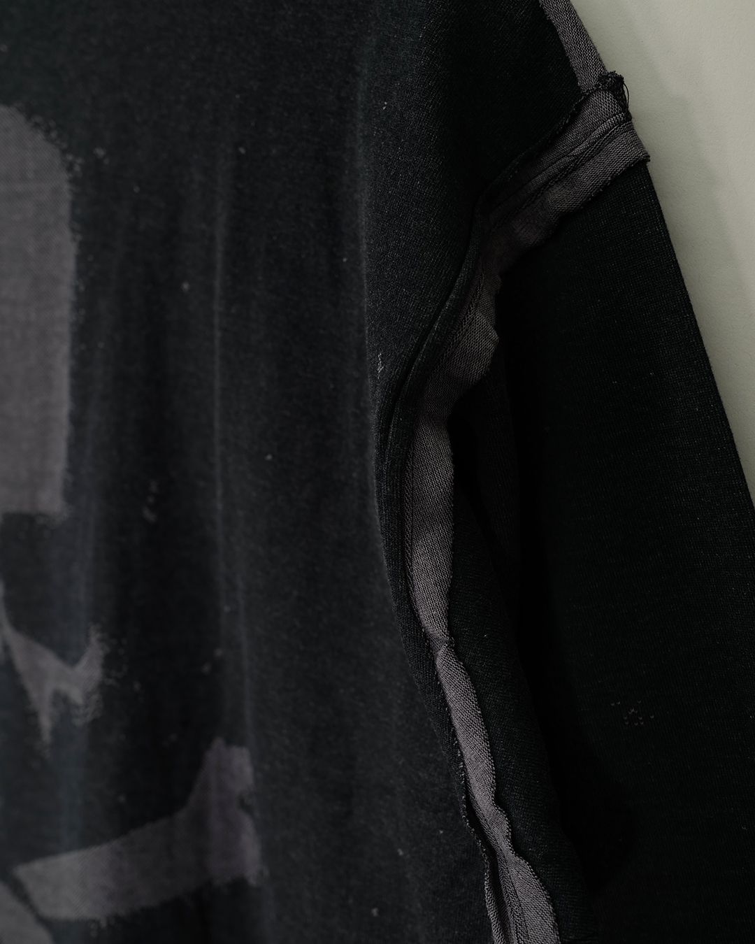 【MASTERMIND WORLD】 CUT-OFF LS TEE  BLACK