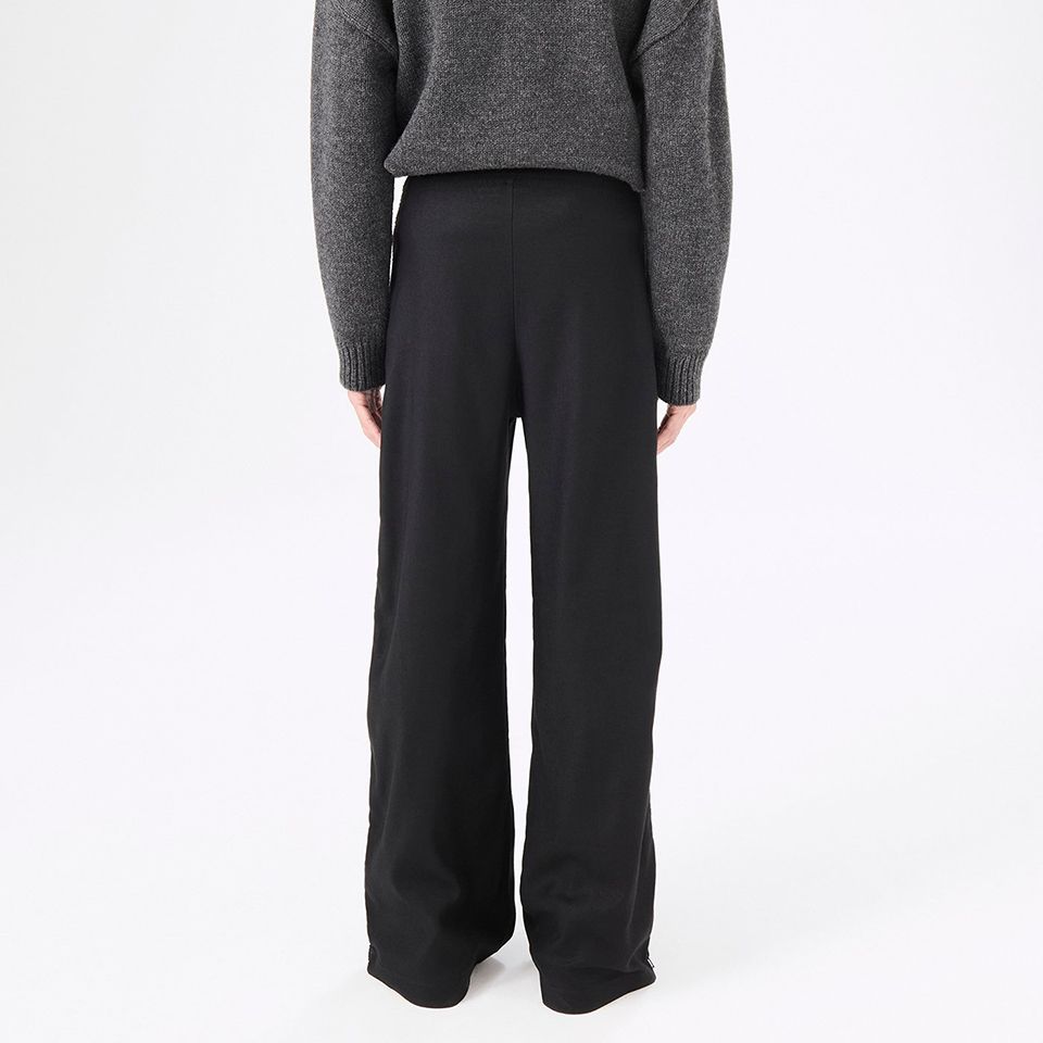 OUR LEGACY★キャンバスジャージパンツ ブラック★送関込 OUR LEGACY - TACTICAL CARGO Black High Gloss Sateen | River