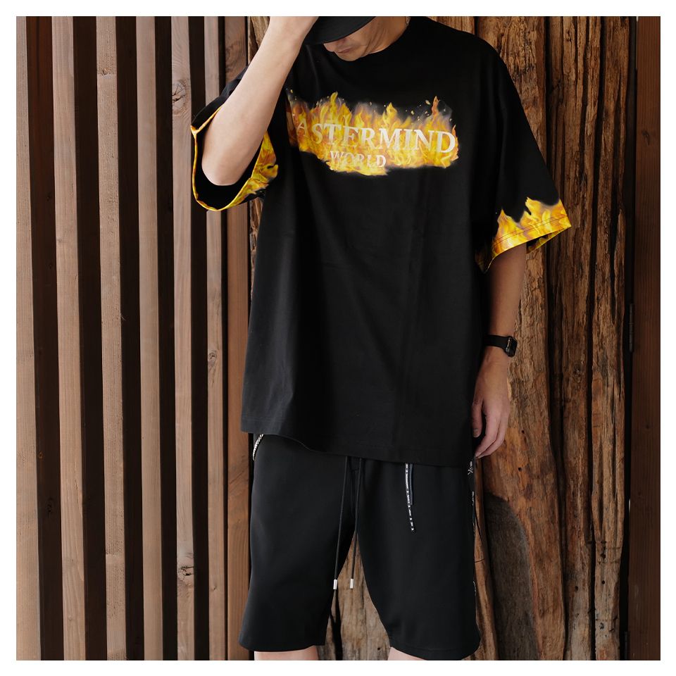 mastermind JAPAN - 【MASTERMIND WORLD】 FIRE SS TEE BLACK ( ORANGE 