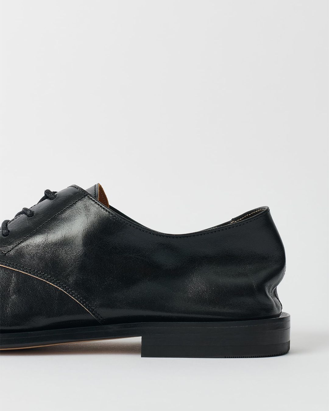 COLLAPSING CONSULTANT  True Dye Black Leather