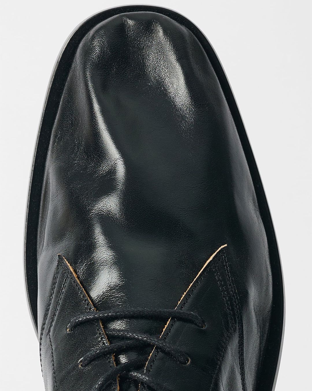 COLLAPSING CONSULTANT  True Dye Black Leather