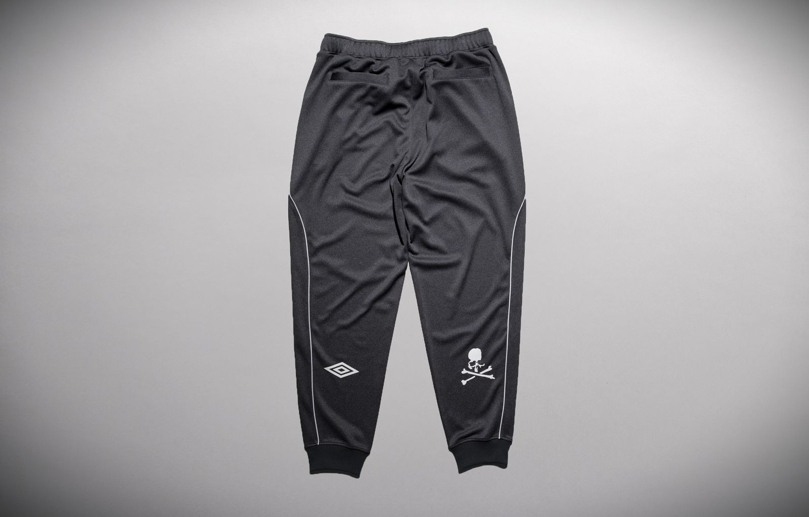 x UMBRO TRACK PANTS