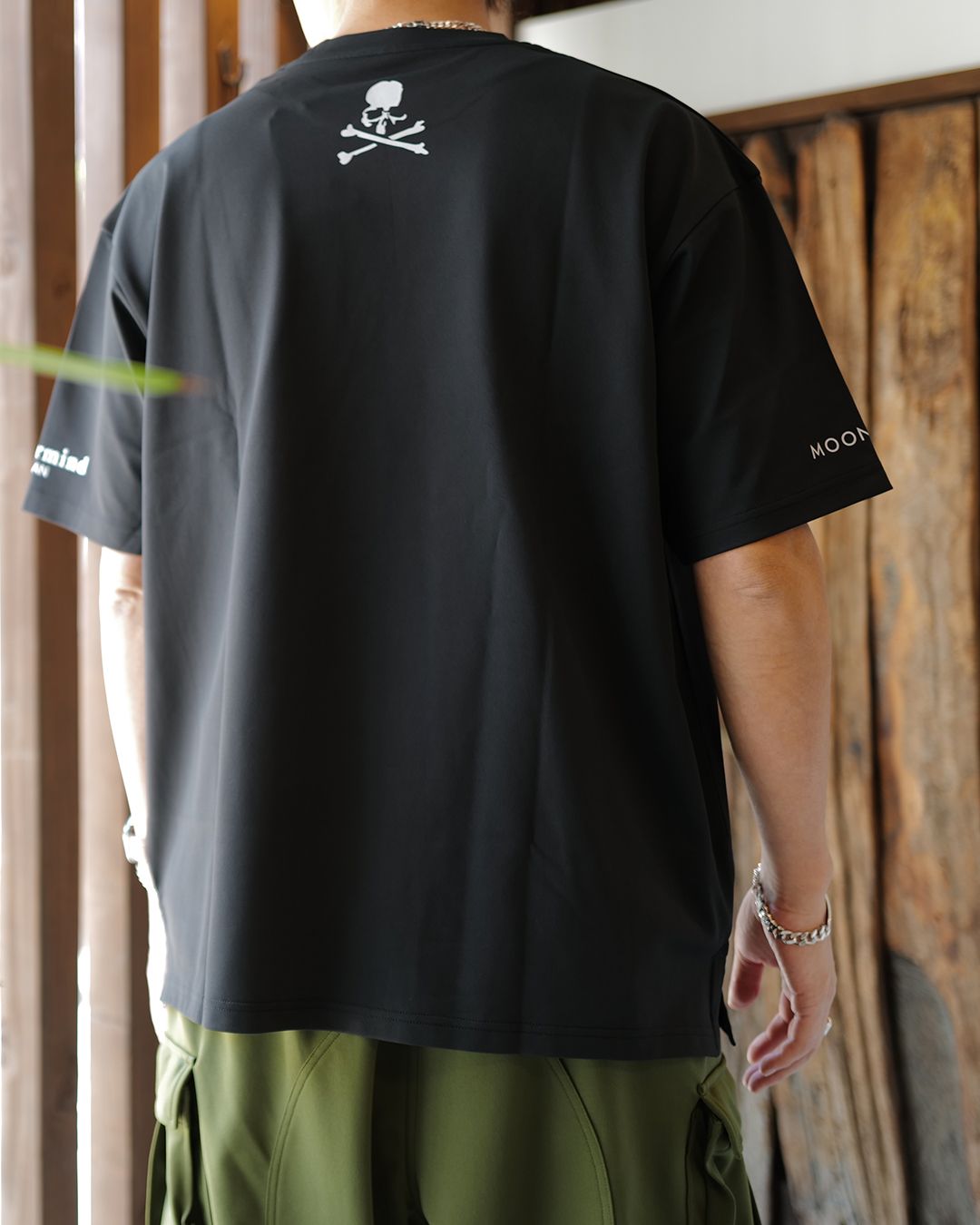 xMOONRAKERS 半袖Tシャツ [REGULAR FIT]