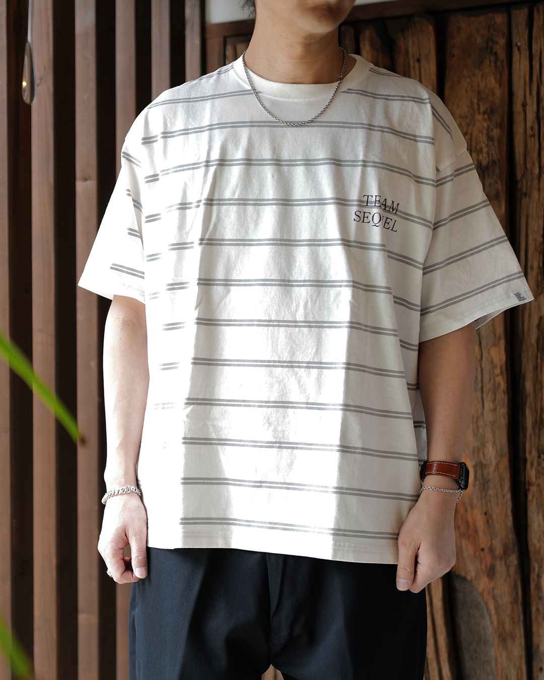 BORDER T-SHIRT  [WHITE x GRAY]
