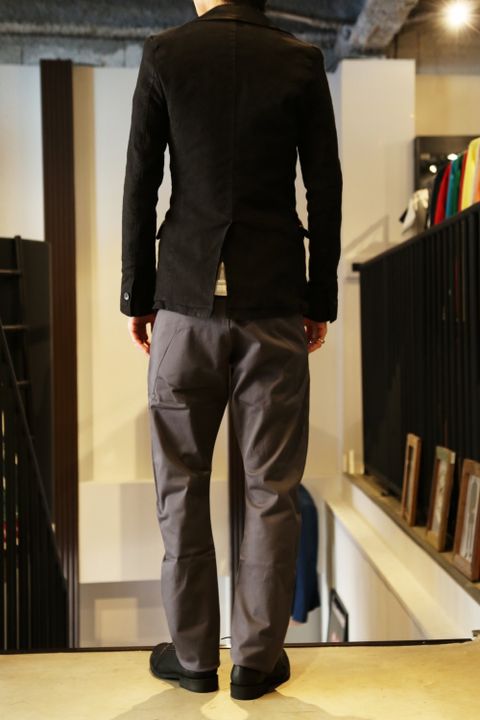 凄く小さめ!BACKLASH麻ストレッチ製品染めのジャケットとベストのSサイズ着用。
