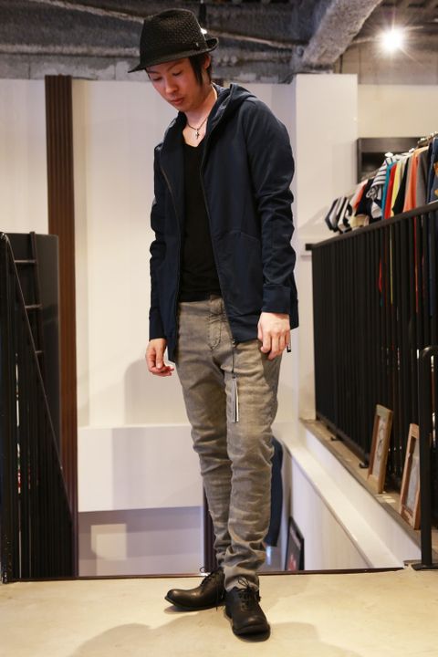 BACKLASHサルエルパンツでコーディネート③