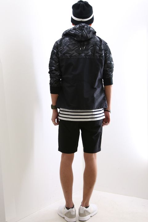 BORDER T-SHIRTS Style