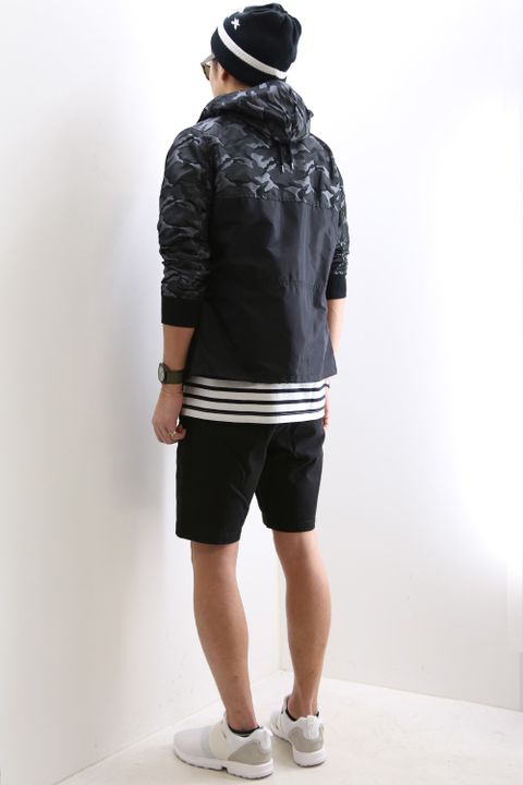 BORDER T-SHIRTS Style