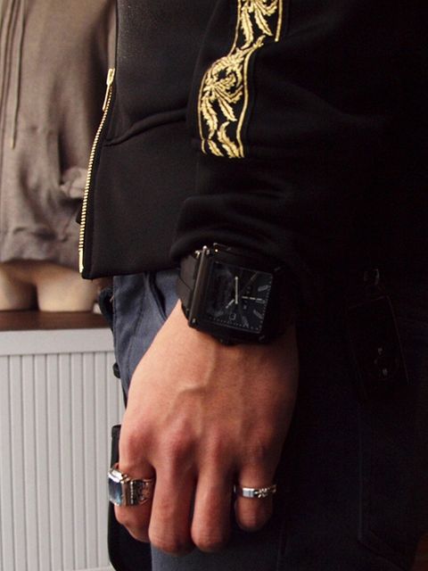 drestripジャージをこなれた雰囲気で
