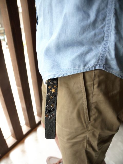 リゾート感ある、ショートパンツスタイル。