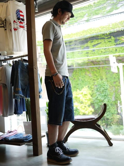 真夏の猛暑を想定したスタイル。