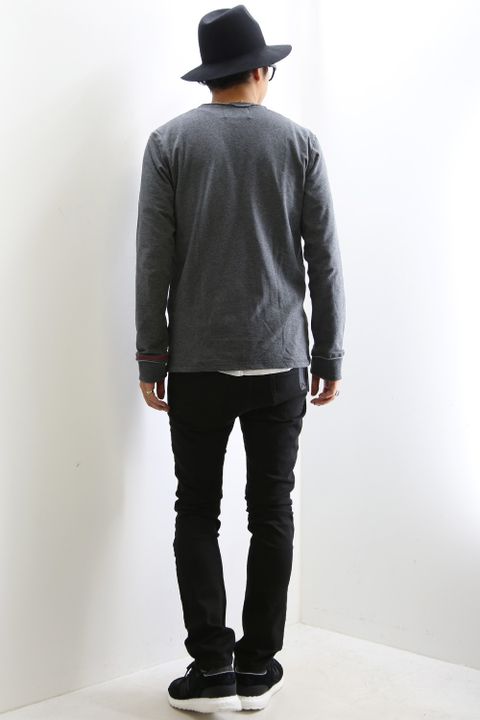 シンプルにTシャツスタイル