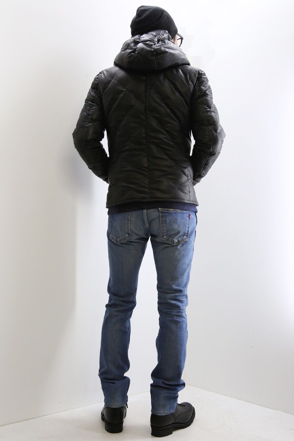 人気アイテムBACKLASHのレザーダウンスタイル　BLACK