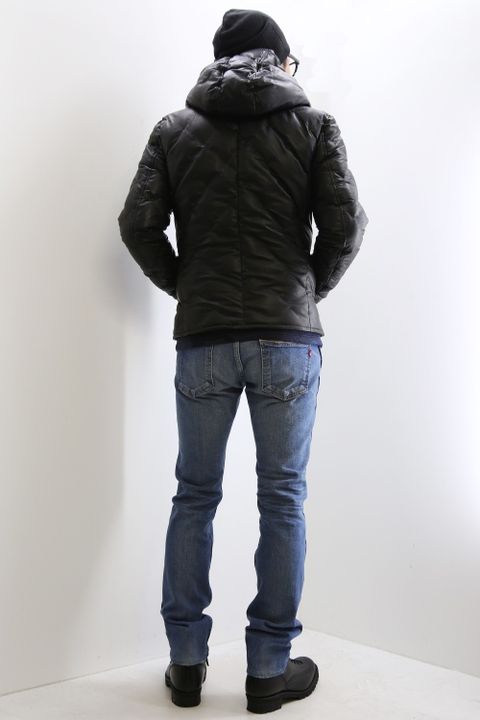 人気アイテムBACKLASHのレザーダウンスタイル　BLACK