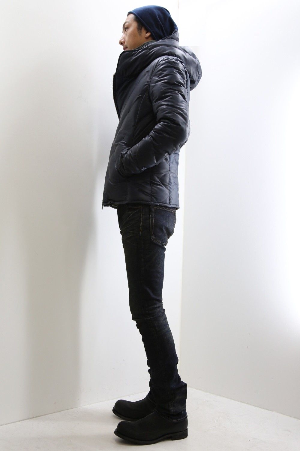 人気アイテムBACKLASHのレザーダウンスタイル　BLUE