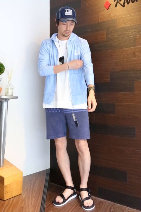 ショートパンツスタイル
