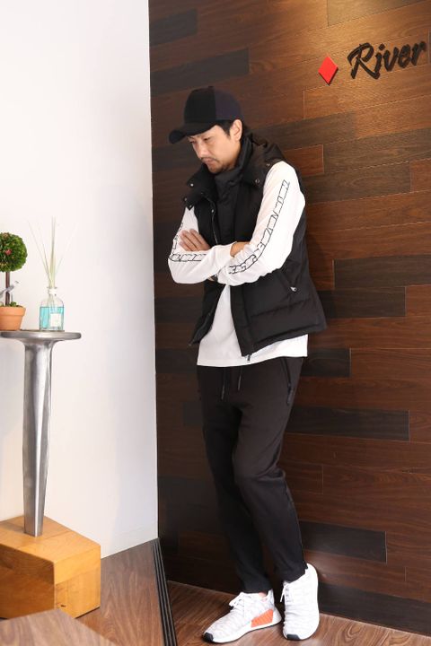 Tシャツxダウンベストスタイル