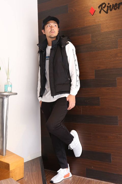 Tシャツxダウンベストスタイル