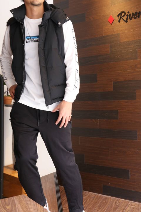 Tシャツxダウンベストスタイル