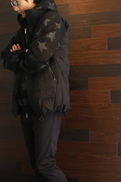 BLACKメインで