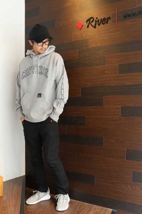 converse tokyoのパーカーを使ったスタイル