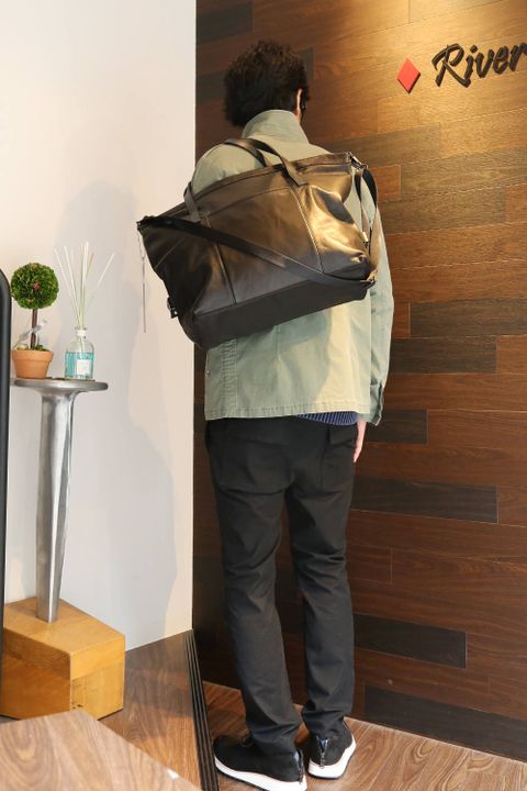 River 別注アイテム タイトベイカーパンツを使ったスタイル