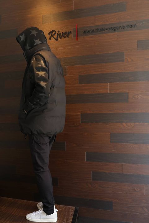BLACKメインで