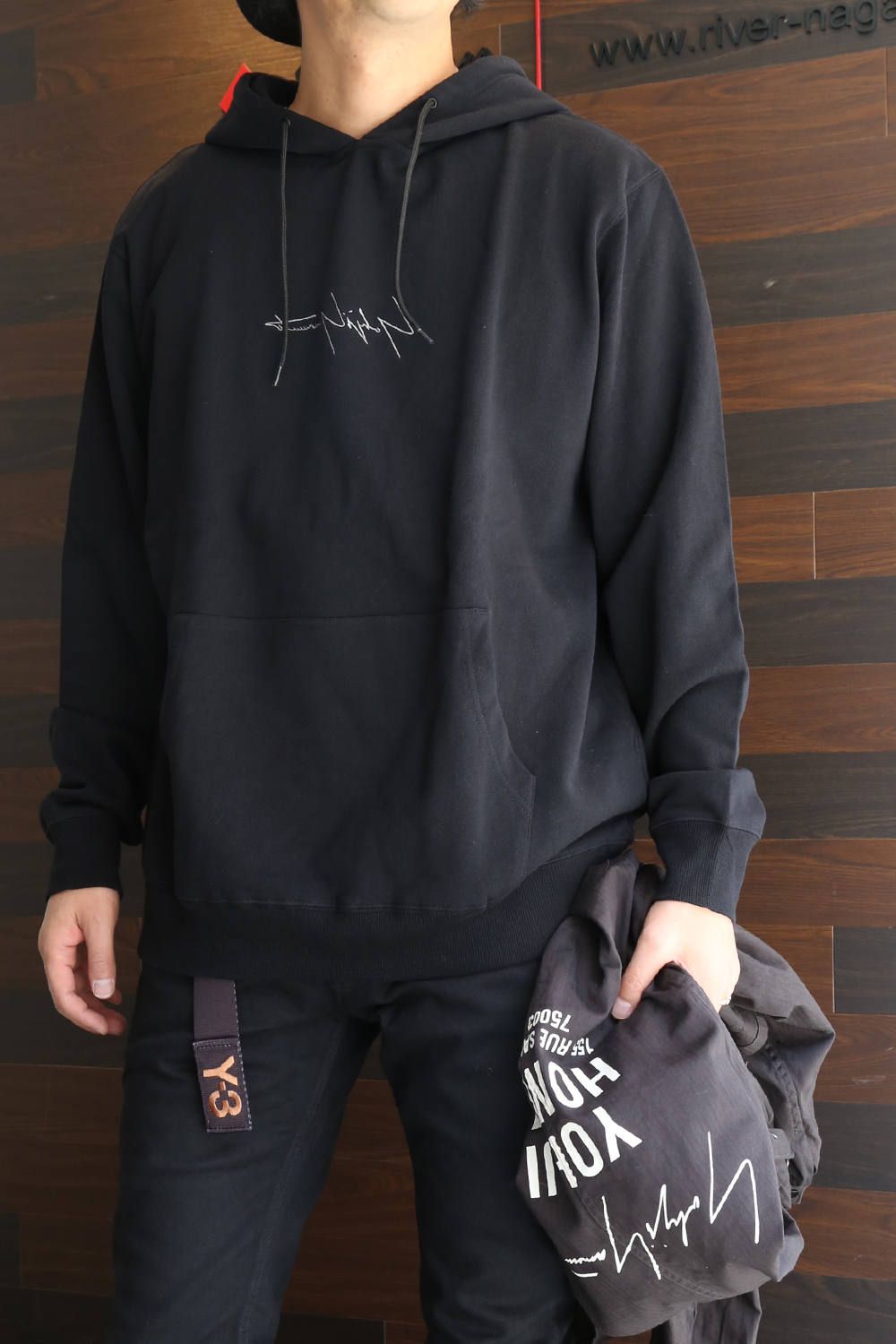 yohji x NEW ERAメインにスタイリング
