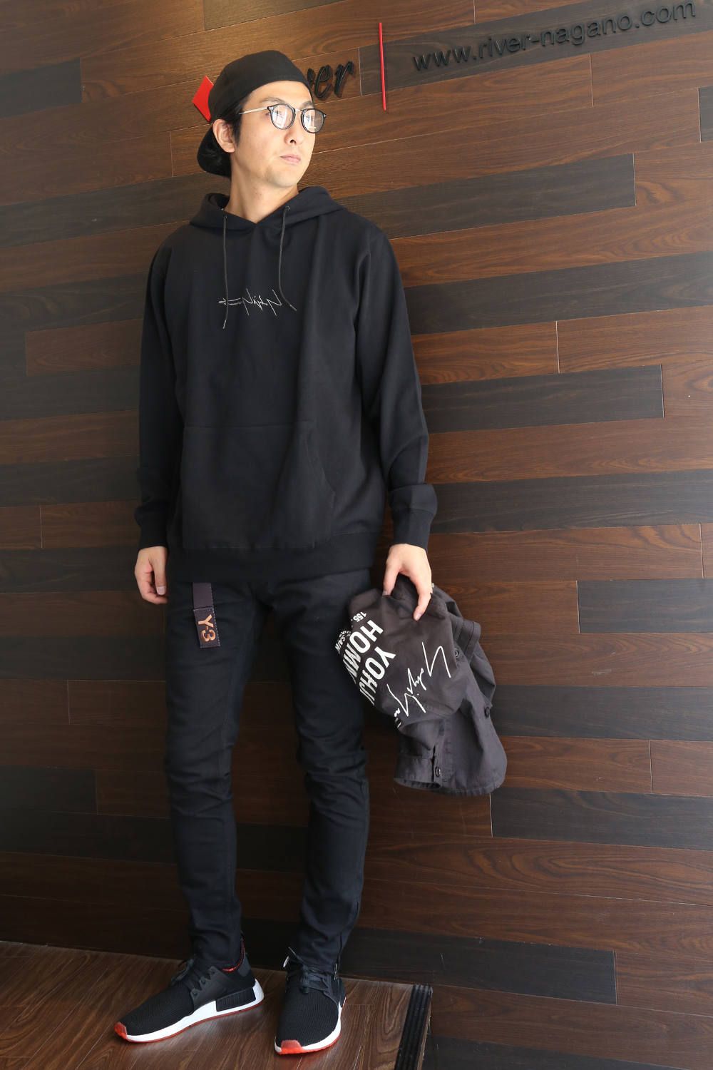 yohji x NEW ERAメインにスタイリング