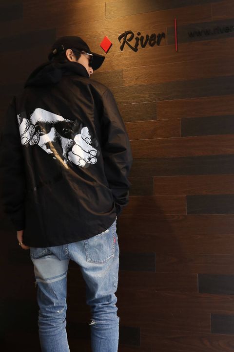 PLEASURES  style