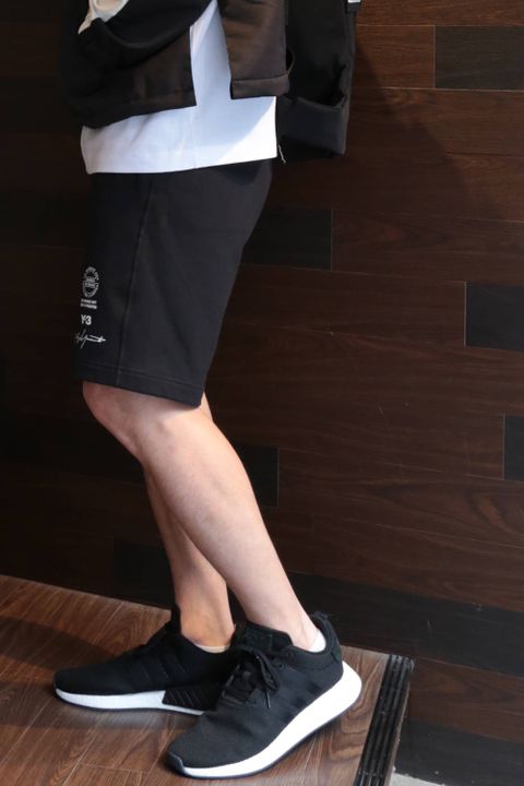 春のショートパンツスタイル③