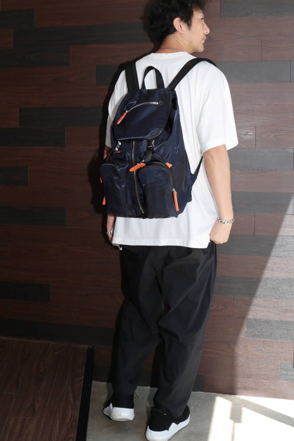 River / Styling